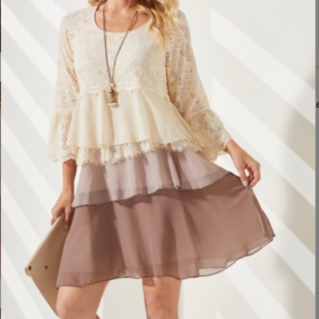 Suzanne Betro Lace Dress Size Small Nwot